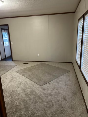 1505 OAK HILL RD, Bolivar, TN 38008