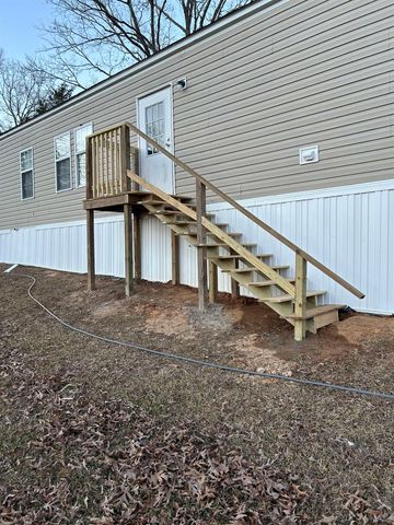 1505 OAK HILL RD, Bolivar, TN 38008