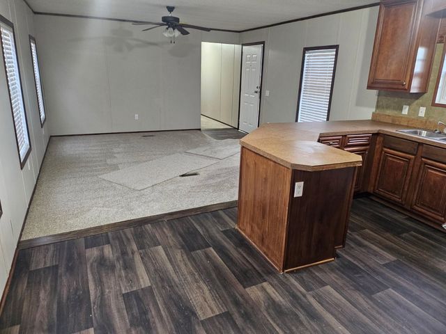 1505 OAK HILL RD, Bolivar, TN 38008