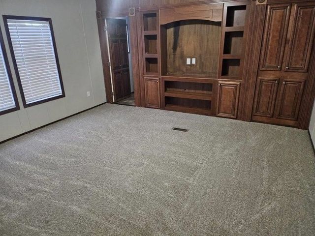 1505 OAK HILL RD, Bolivar, TN 38008