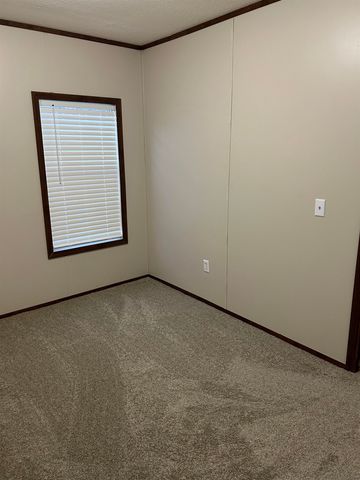 1505 OAK HILL RD, Bolivar, TN 38008