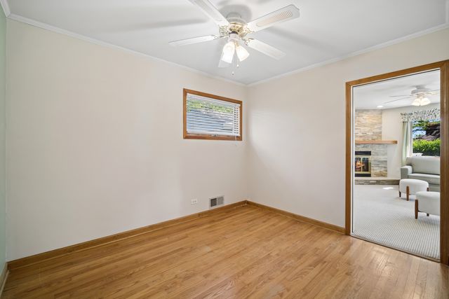 7727 N Oconto Avenue, Niles, IL 60714