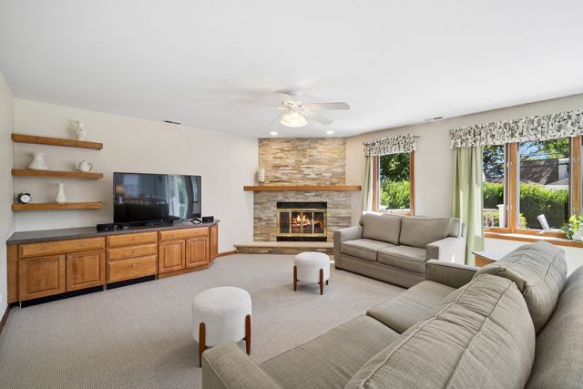 7727 N Oconto Avenue, Niles, IL 60714