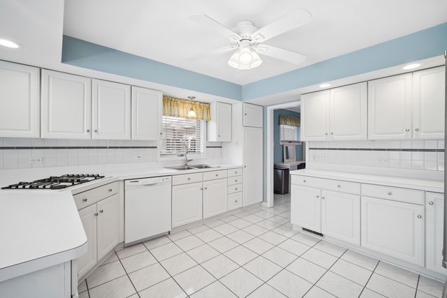 7727 N Oconto Avenue, Niles, IL 60714