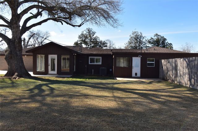 115 Neal Road, Wharton, TX 77488