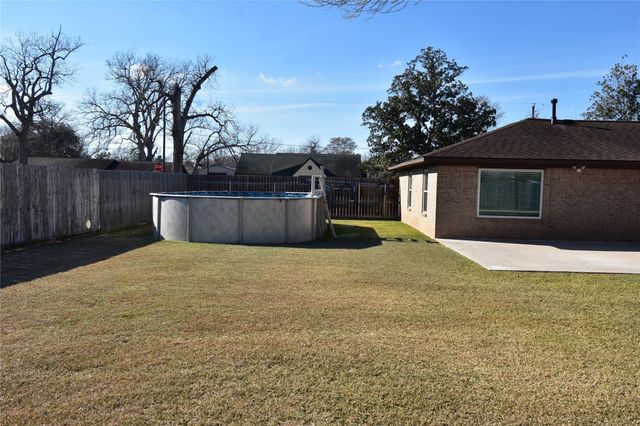 115 Neal Road, Wharton, TX 77488