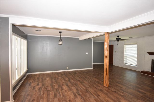 115 Neal Road, Wharton, TX 77488