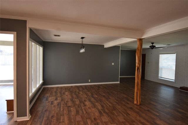 115 Neal Road, Wharton, TX 77488