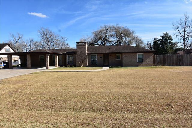 115 Neal Road, Wharton, TX 77488