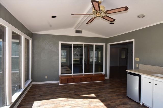 115 Neal Road, Wharton, TX 77488