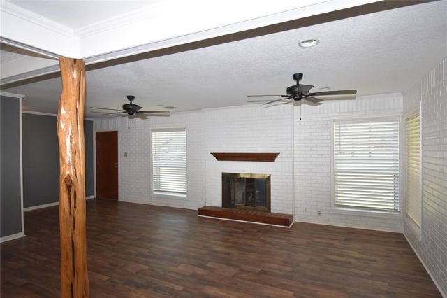 115 Neal Road, Wharton, TX 77488