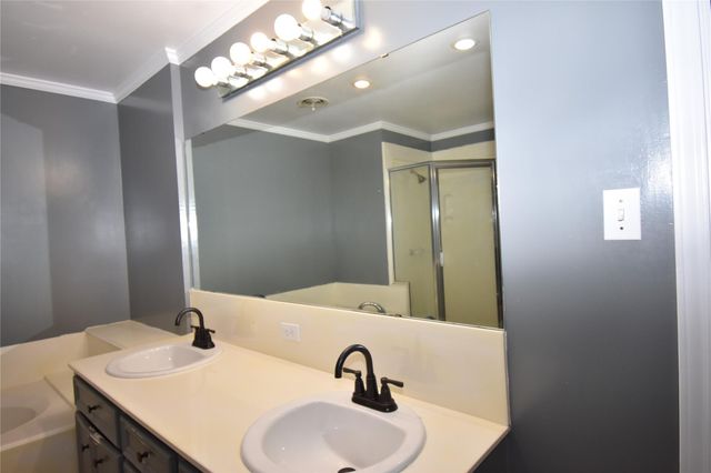 115 Neal Road, Wharton, TX 77488