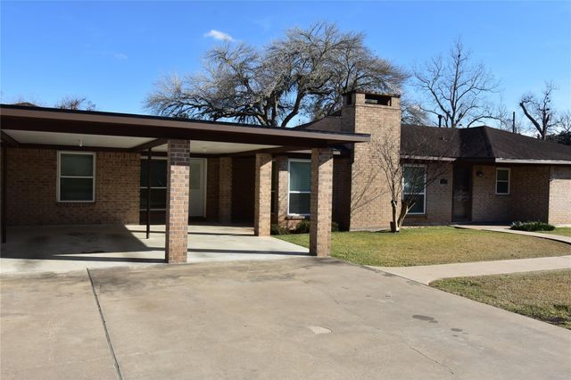115 Neal Road, Wharton, TX 77488