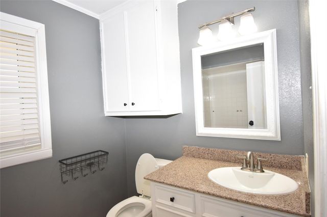 115 Neal Road, Wharton, TX 77488