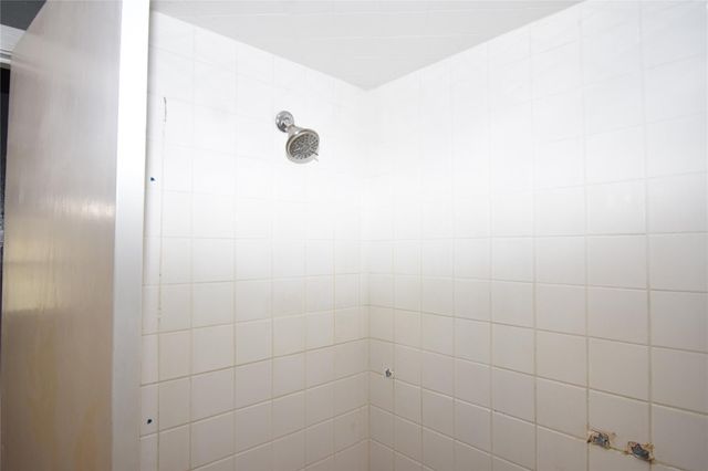 115 Neal Road, Wharton, TX 77488