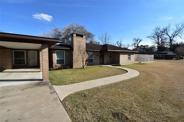115 Neal Road, Wharton, TX 77488