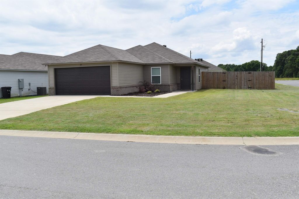 45 Oak Leaf Drive, Conway, AR 72032