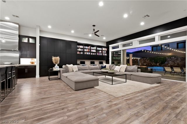 311 Lookout Avenue, Henderson, NV 89002