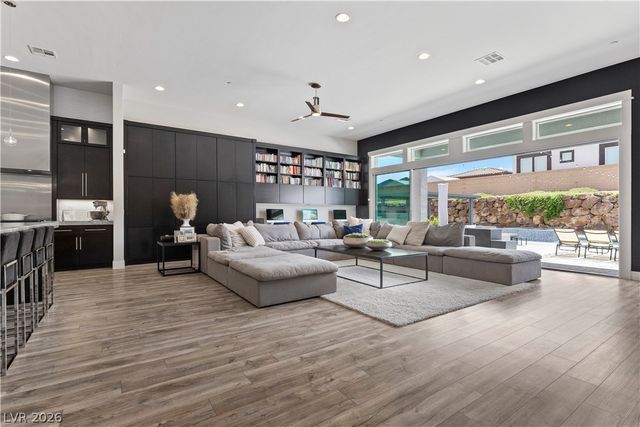 311 Lookout Avenue, Henderson, NV 89002