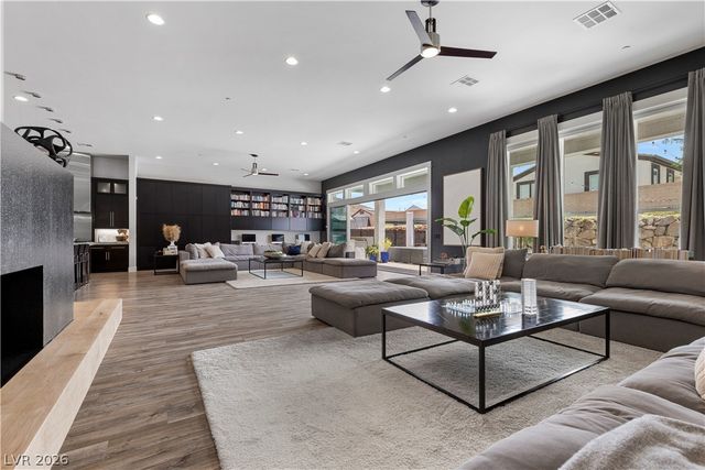 311 Lookout Avenue, Henderson, NV 89002