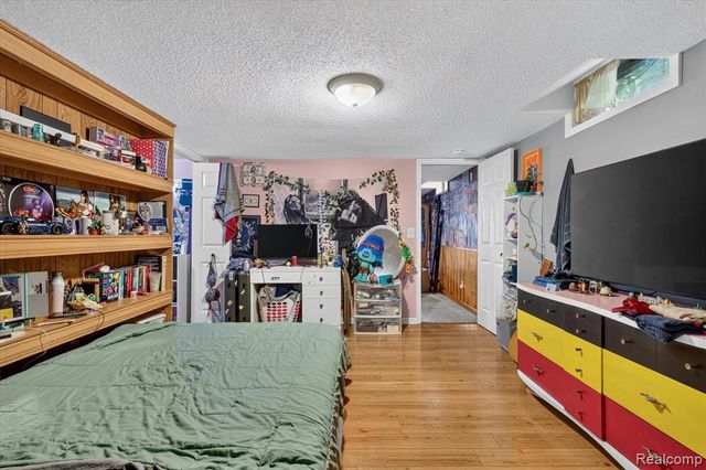 17 E 17 E White Lake Dr, Twin Lakes, Mi 49457 Drive, Twin Lake, MI 49457