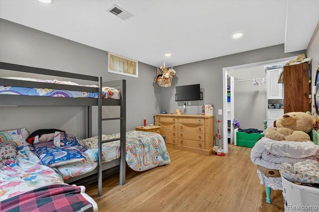 17 E 17 E White Lake Dr, Twin Lakes, Mi 49457 Drive, Twin Lake, MI 49457