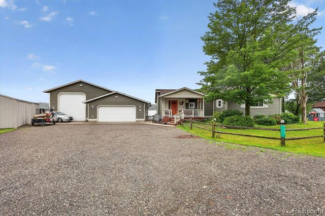 17 E 17 E White Lake Dr, Twin Lakes, Mi 49457 Drive, Twin Lake, MI 49457