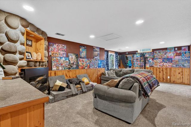 17 E 17 E White Lake Dr, Twin Lakes, Mi 49457 Drive, Twin Lake, MI 49457