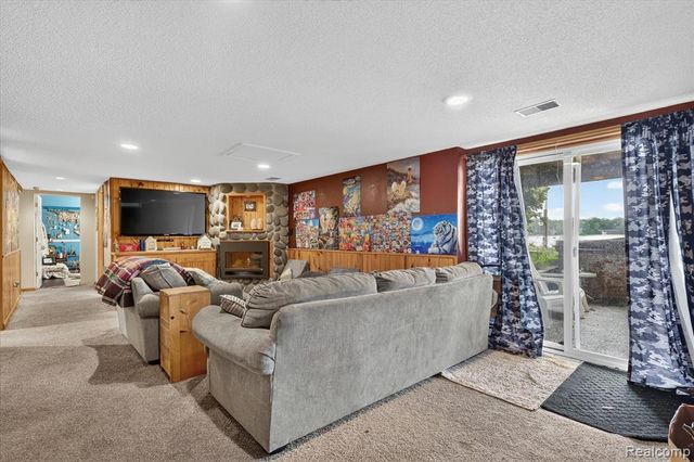17 E 17 E White Lake Dr, Twin Lakes, Mi 49457 Drive, Twin Lake, MI 49457
