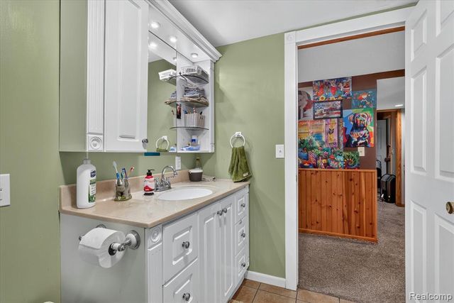 17 E 17 E White Lake Dr, Twin Lakes, Mi 49457 Drive, Twin Lake, MI 49457