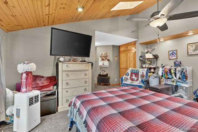 17 E 17 E White Lake Dr, Twin Lakes, Mi 49457 Drive, Twin Lake, MI 49457