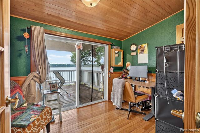 17 E 17 E White Lake Dr, Twin Lakes, Mi 49457 Drive, Twin Lake, MI 49457