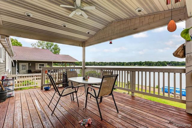 17 E 17 E White Lake Dr, Twin Lakes, Mi 49457 Drive, Twin Lake, MI 49457