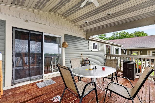 17 E 17 E White Lake Dr, Twin Lakes, Mi 49457 Drive, Twin Lake, MI 49457