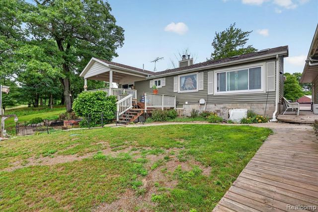17 E 17 E White Lake Dr, Twin Lakes, Mi 49457 Drive, Twin Lake, MI 49457