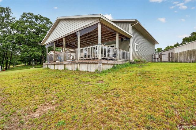 17 E 17 E White Lake Dr, Twin Lakes, Mi 49457 Drive, Twin Lake, MI 49457