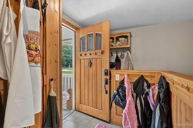 17 E 17 E White Lake Dr, Twin Lakes, Mi 49457 Drive, Twin Lake, MI 49457