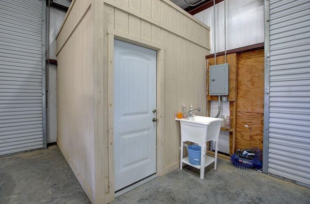 9414 Laird Road, Round Top, TX 78954