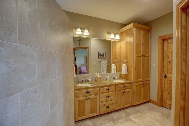 9414 Laird Road, Round Top, TX 78954