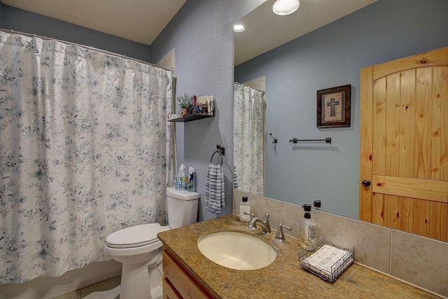 9414 Laird Road, Round Top, TX 78954