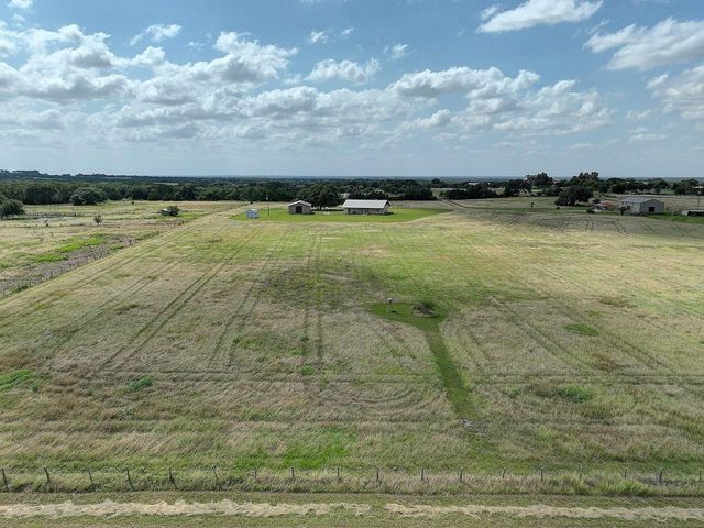 9414 Laird Road, Round Top, TX 78954