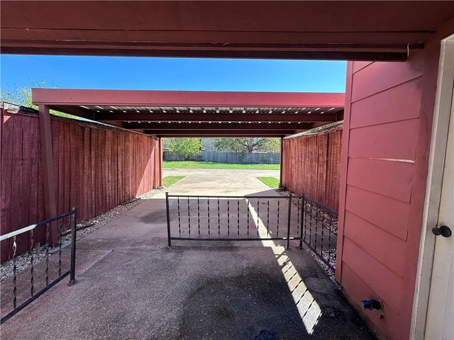 1342 Airline Drive, College Station, TX 77845