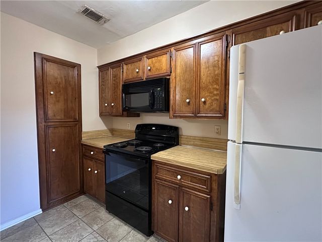 1342 Airline Drive, College Station, TX 77845