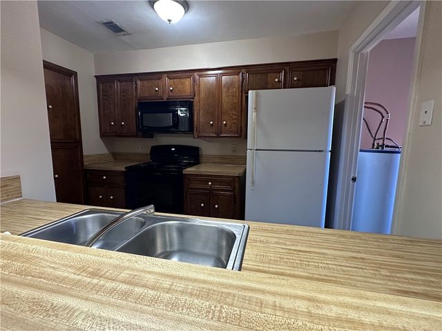 1342 Airline Drive, College Station, TX 77845