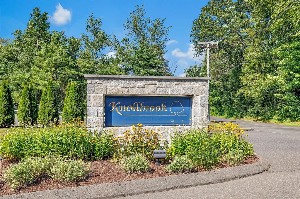 37 Ridgewood Court 37, Shelton, CT 06484