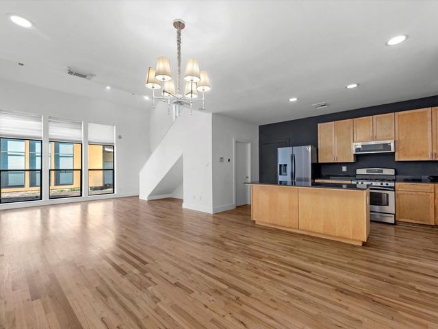 4421 Eigel Street, Houston, TX 77007