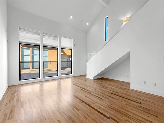 4421 Eigel Street, Houston, TX 77007