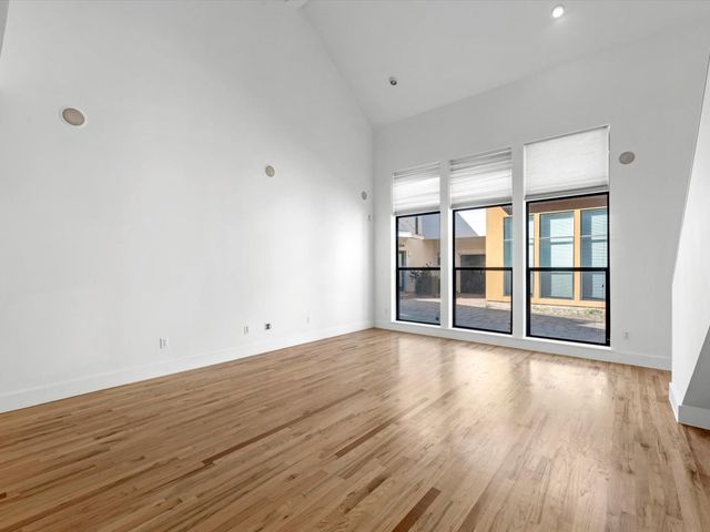 4421 Eigel Street, Houston, TX 77007