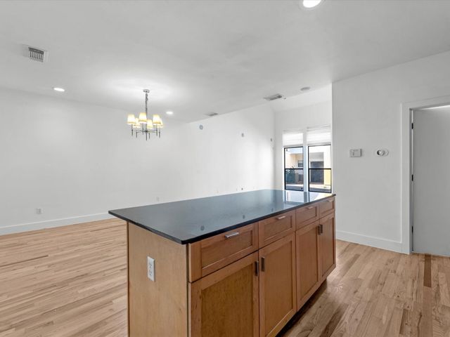 4421 Eigel Street, Houston, TX 77007