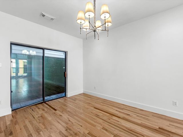 4421 Eigel Street, Houston, TX 77007